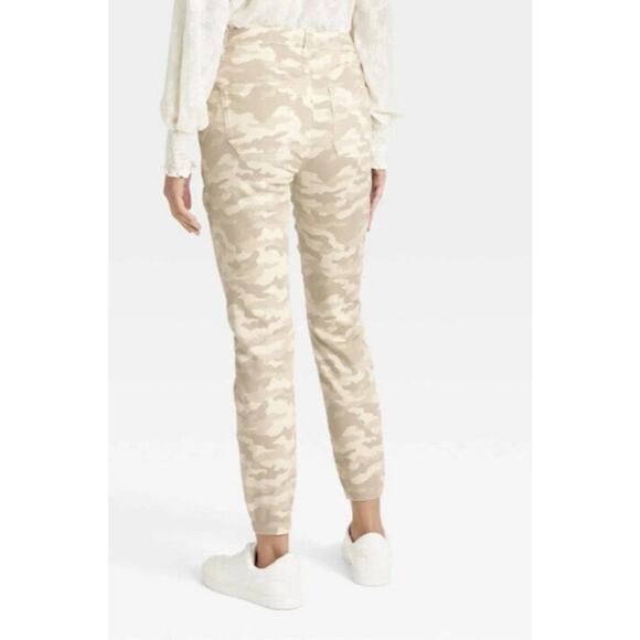 NWT Knox Rose Tan Army Camo Print Skinny Mid Rise Ankle Jean 10 - Picture 9 of 14